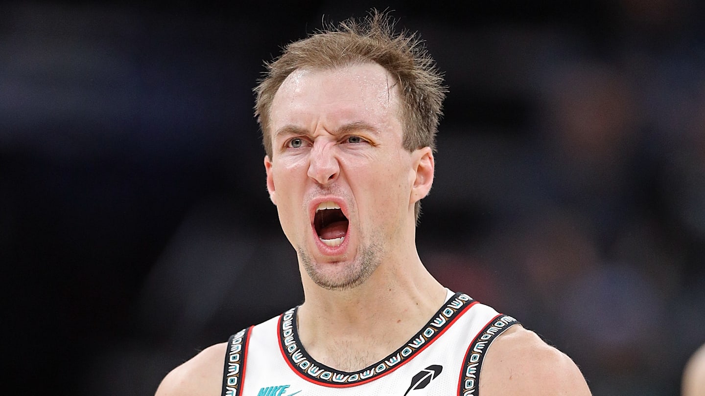 Luke Kennard reacts in a match against the Houston Rockets