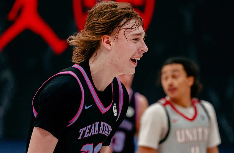 Class of 2026 wing Vaughn Karvala.