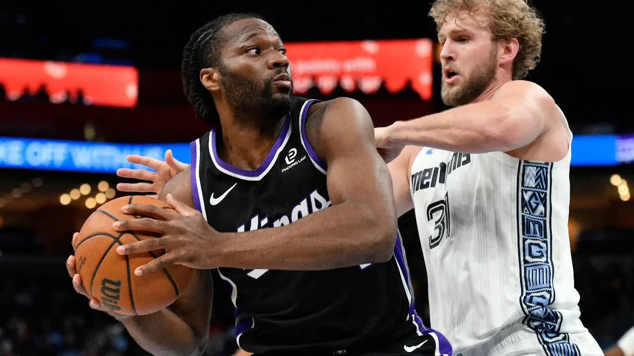 DeMar DeRozan Slams Sacramento Kings' Struggles Amid Crushing Losing Streak, Says 'We’re in a Sh-tty Place' | NBA