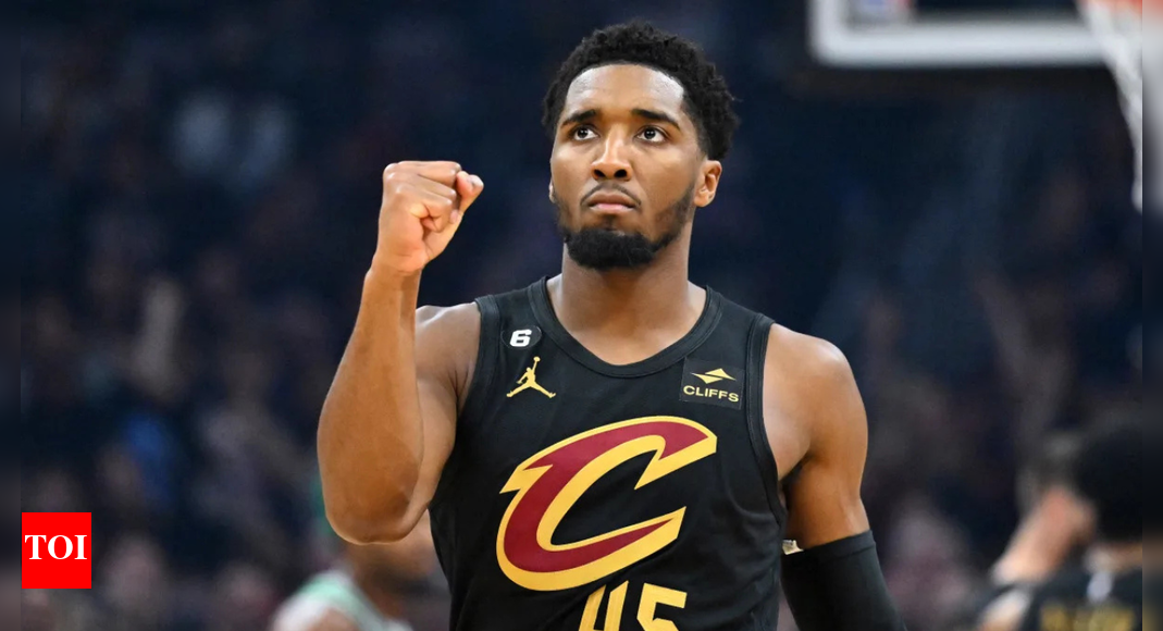 Is Donovan Mitchell playing tonight vs the Atlanta Hawks? Latest update on the Cleveland Cavaliers star’s injury report (November 2, 2025) | NBA News
