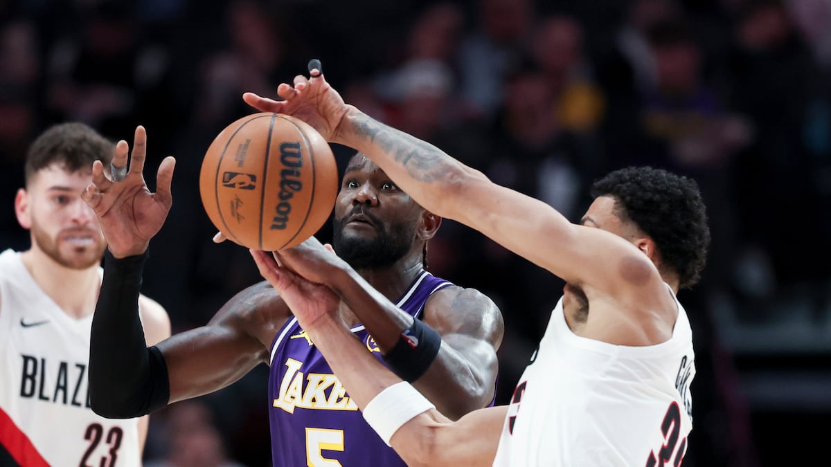Lakers snap Portland’s winning streak with a 123-115 victory over the Blazers