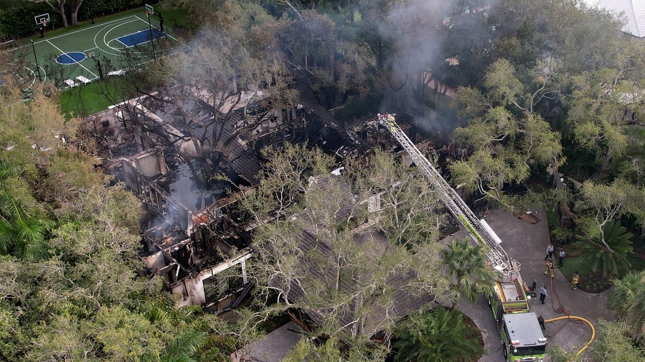 Fire destroys home owned by Miami Heat coach Erik Spoelstra. Nobody was hurt