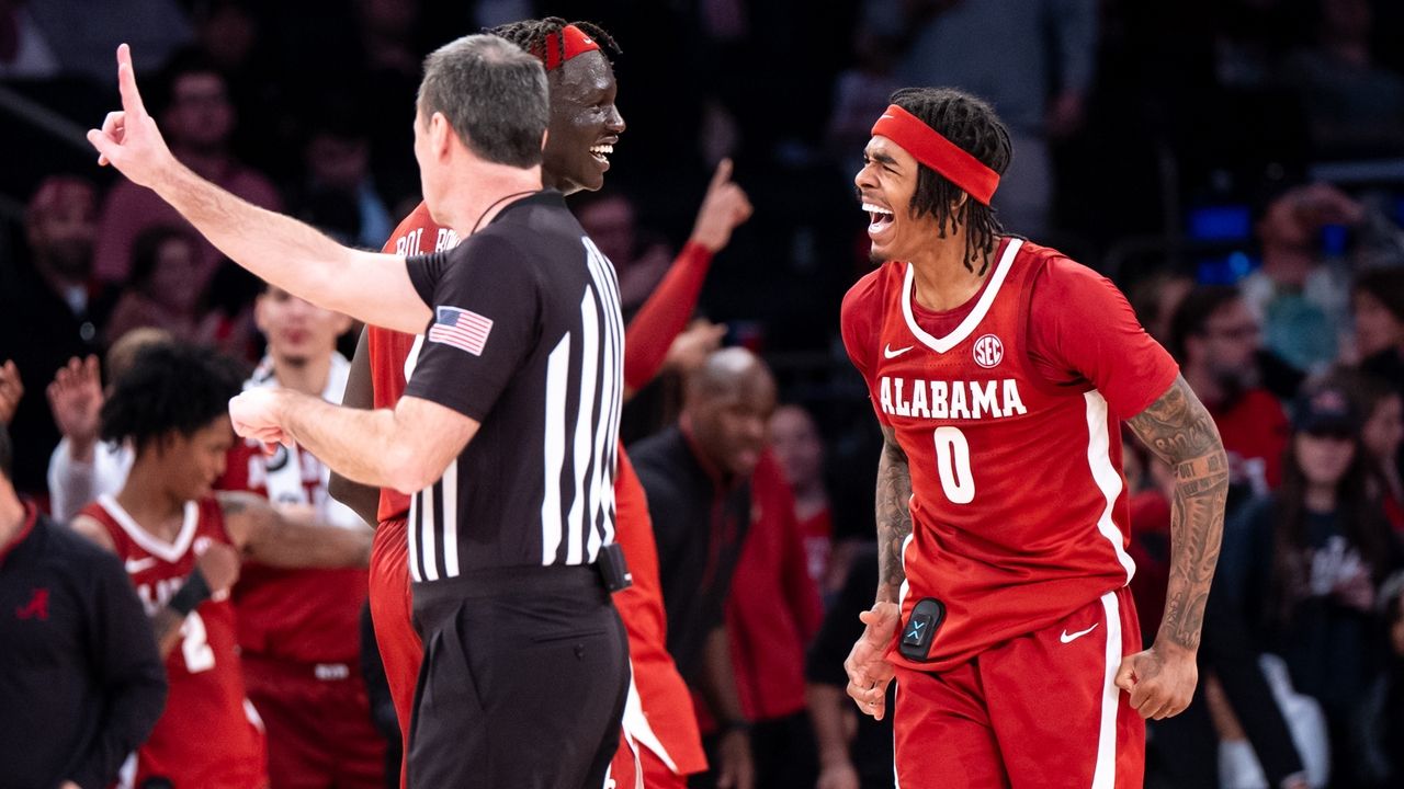 Labaron Philon scores 25 as No. 15 Alabama upends fifth-ranked St. John's 103-96 at MSG