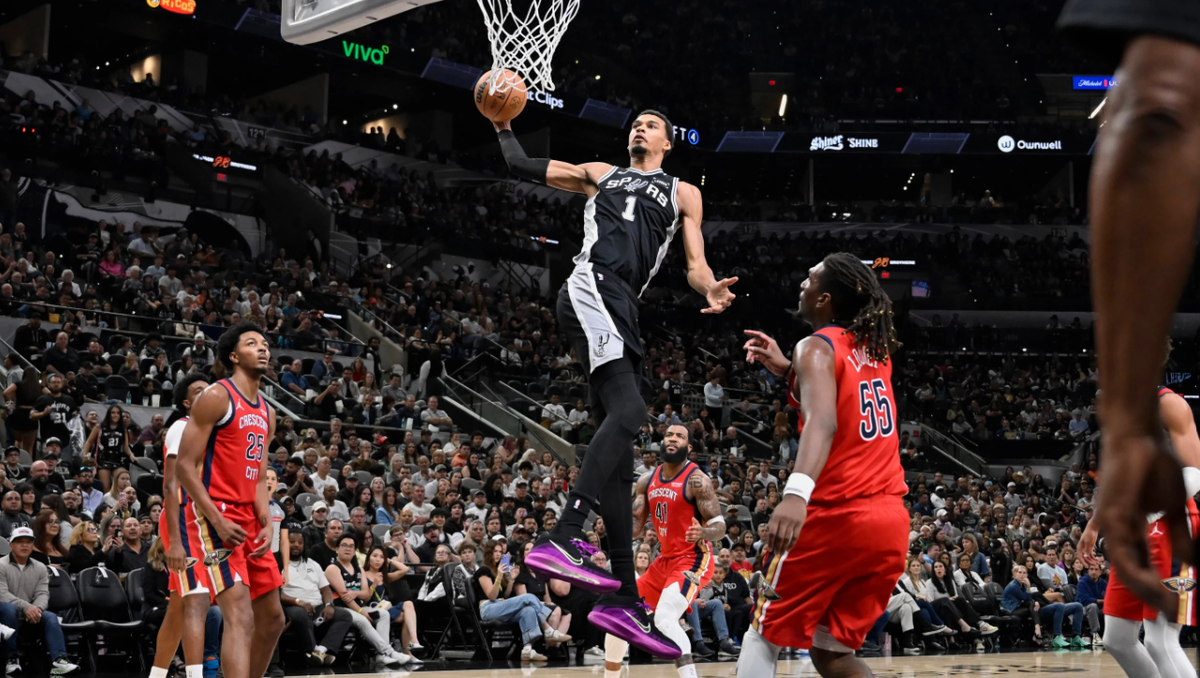 Fox scores 24 points in season debut, Wembanyama has 18 points, 18 rebounds as Spurs top Pelicans