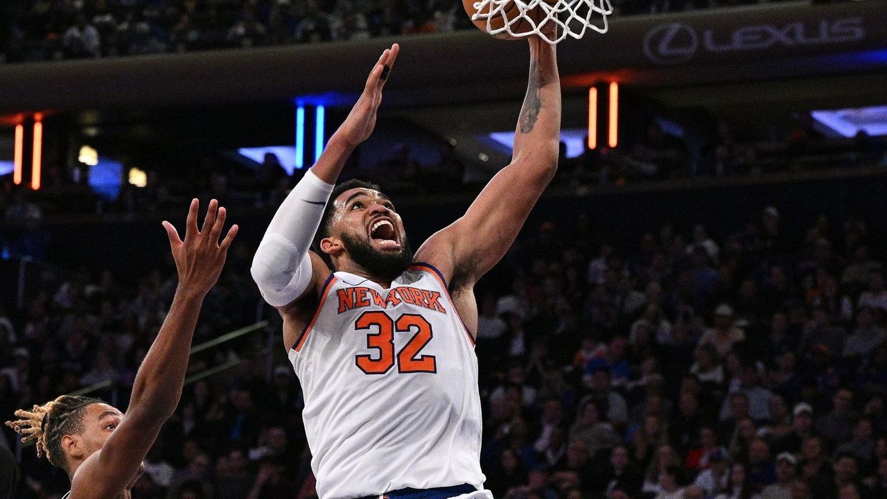 Knicks run Nets off the court, improve to 6-0 at the Garden