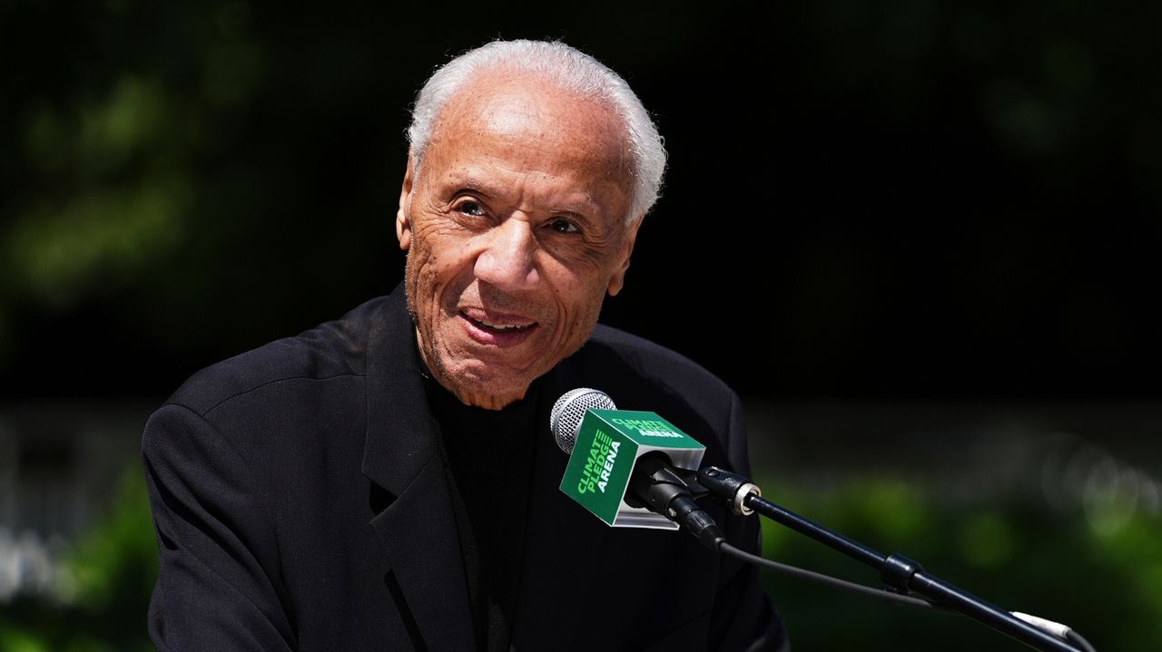 With tears and tales, the NBA reacted quickly to mourn the death of Hall of Famer Lenny Wilkens