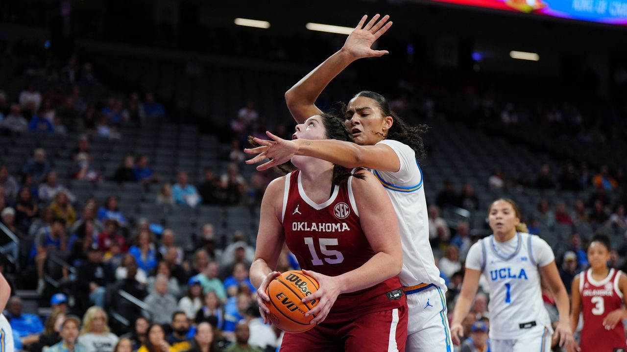 Kneepkens scores 20 points as No. 3 UCLA beats sixth-ranked Oklahoma 73-59