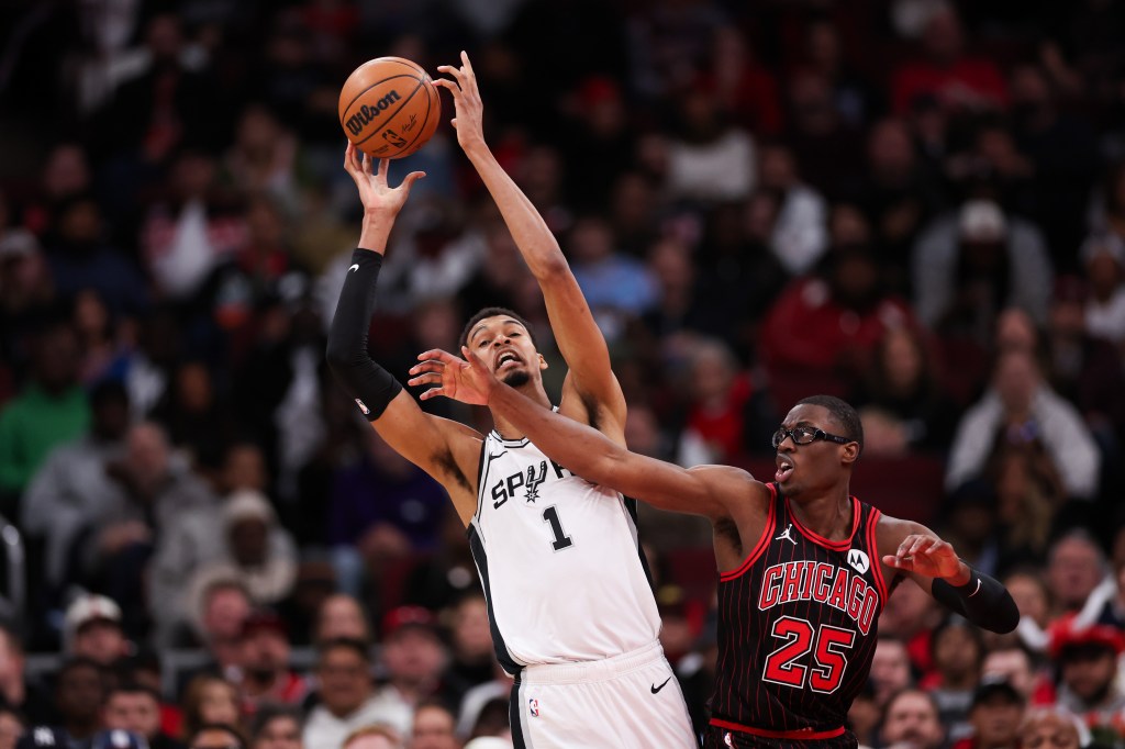 Chicago Bulls lose 121-117 to the San Antonio Spurs