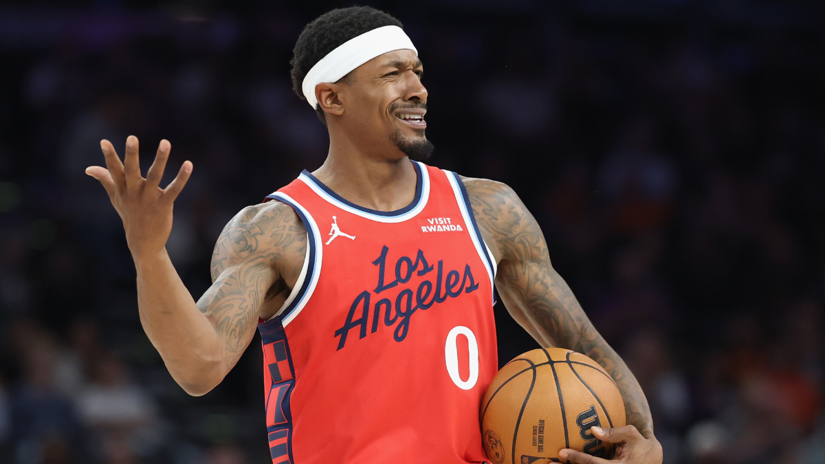Bradley Beal injury: Clippers guard out for season with fractured hip, per report