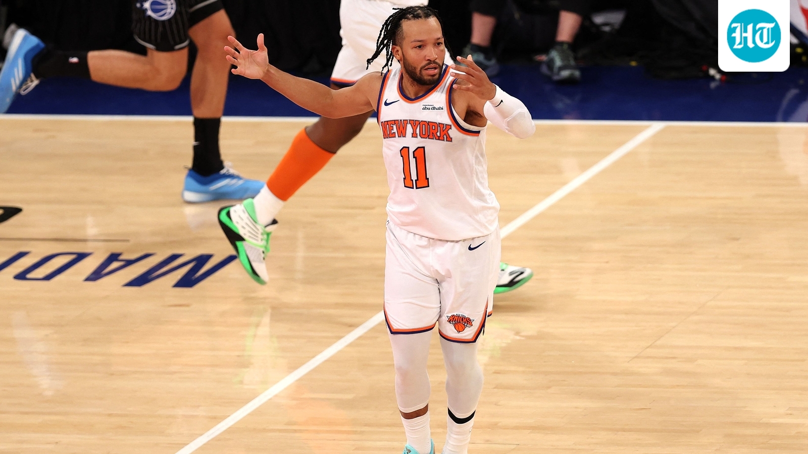 Jalen Brunson injury: Knicks point guard hurts ankle during matchup vs Magic