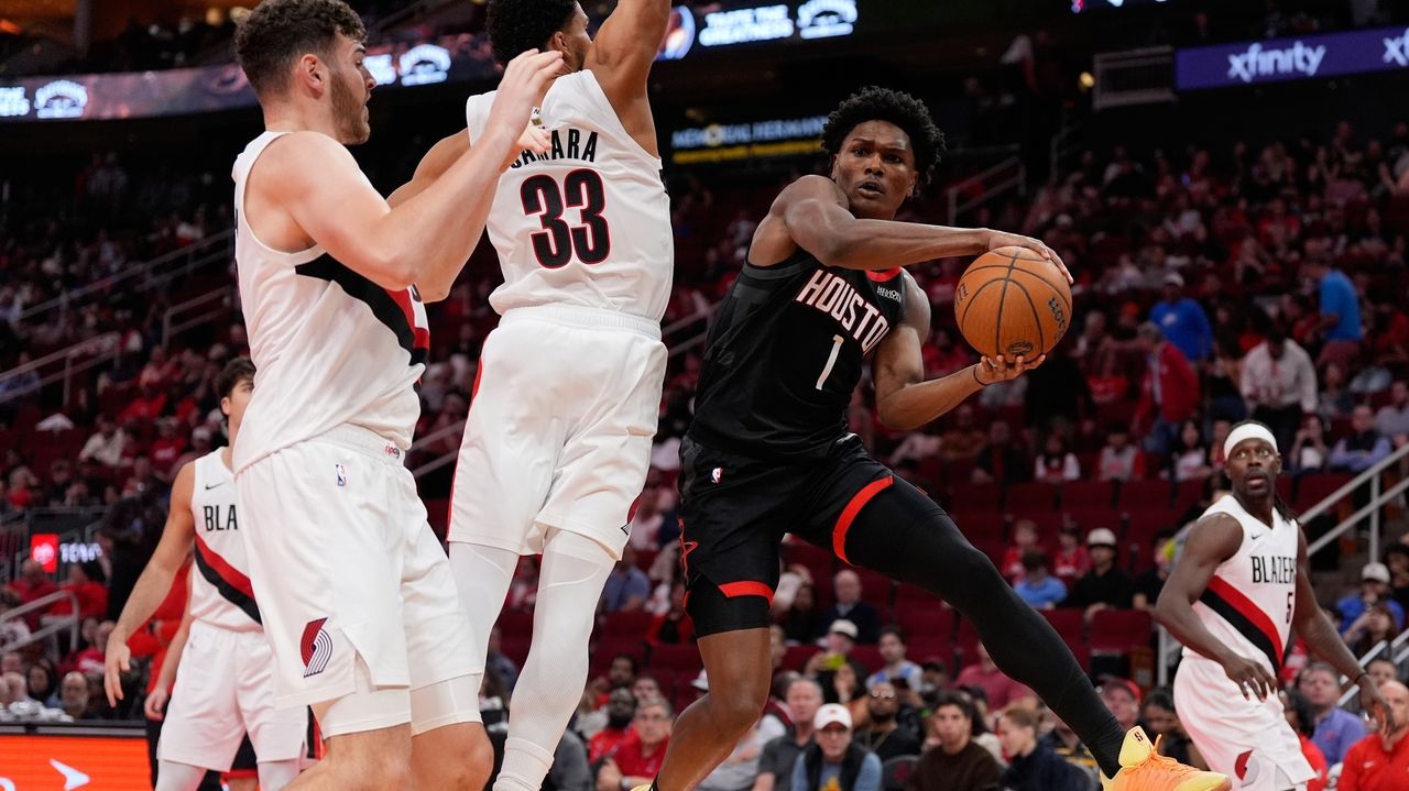 Durant scores 30 as the Rockets beat the Trail Blazers 140-116 for 3rd straight victory