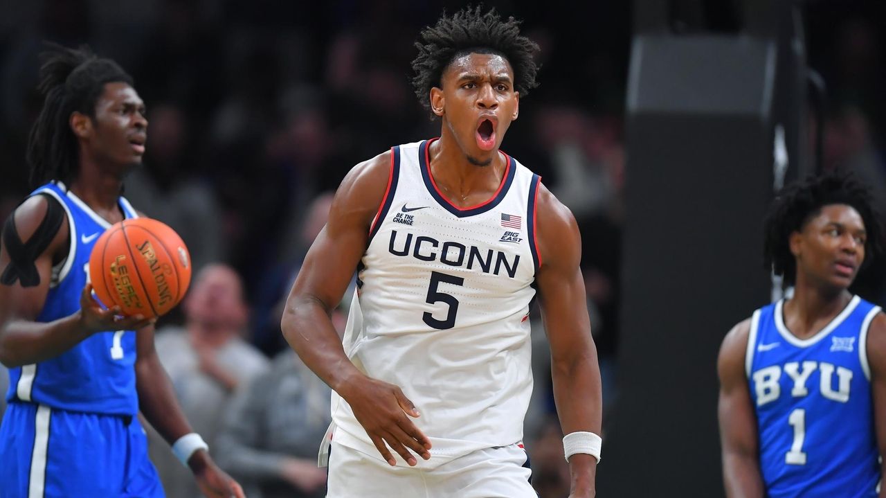 Silas Demary Jr. scores 21 to help No. 3 UConn hold off AJ Dybantsa and No. 7 BYU 86-84 in Boston