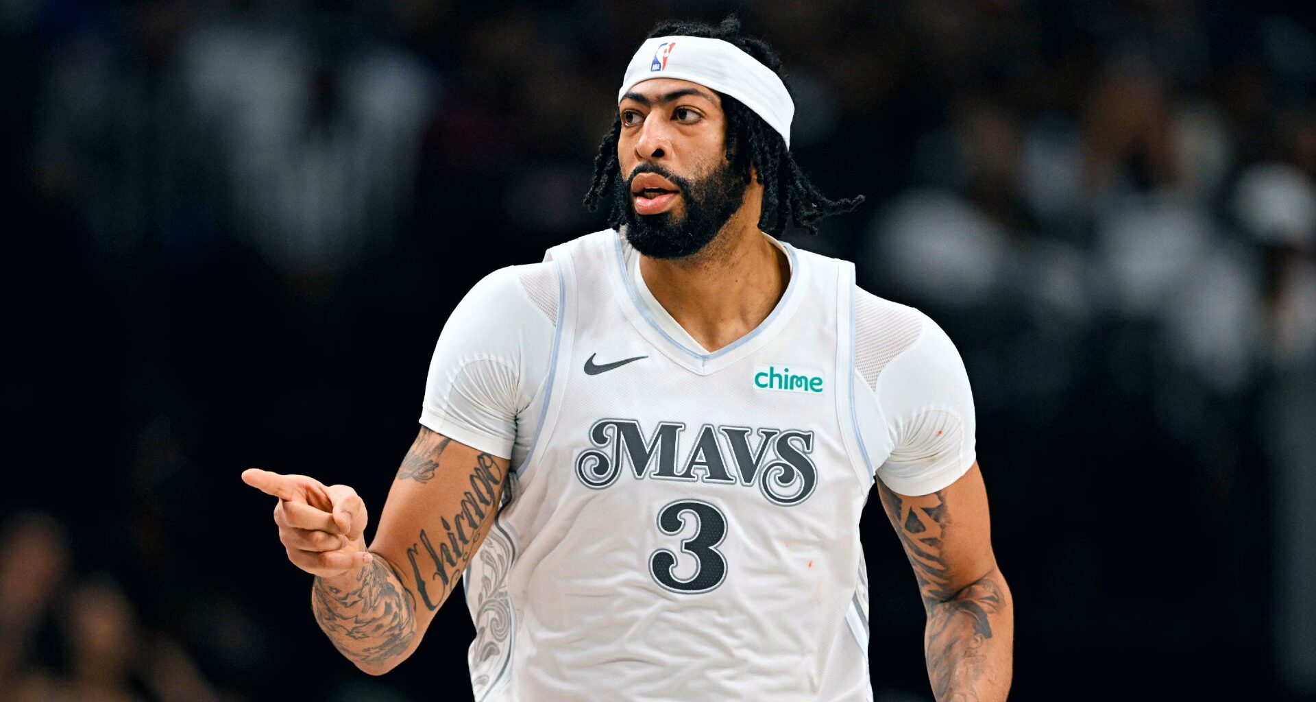 Teams eyeing Anthony Davis want him leaner before trade talks heat up