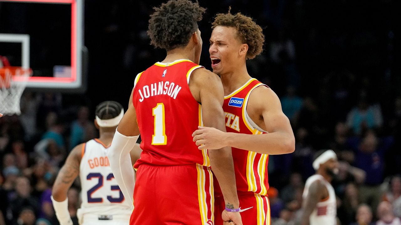 Hawks rally from 22 down in 4th quarter, beat Suns 124-122 for 5th straight win