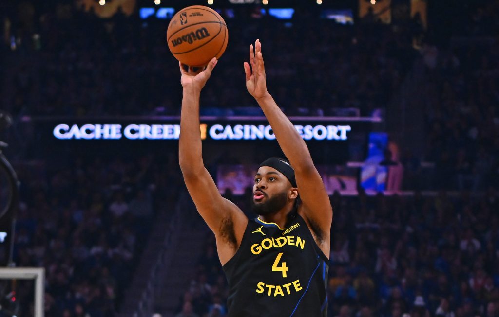 Moses Moody heats up on Steph Curry's quiet night