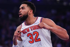 NEW YORK, NEW YORK - NOVEMBER 05: Karl-Anthony Towns #32 of the New York Knicks prepares before the game against the Minnesota Timberwolves at Madison Square Garden on November 05, 2025 in New York City. NOTE TO USER: User expressly acknowledges and agrees that, by downloading and or using this photograph, User is consenting to the terms and conditions of the Getty Images License Agreement. (Photo by Dustin Satloff/Getty Images)