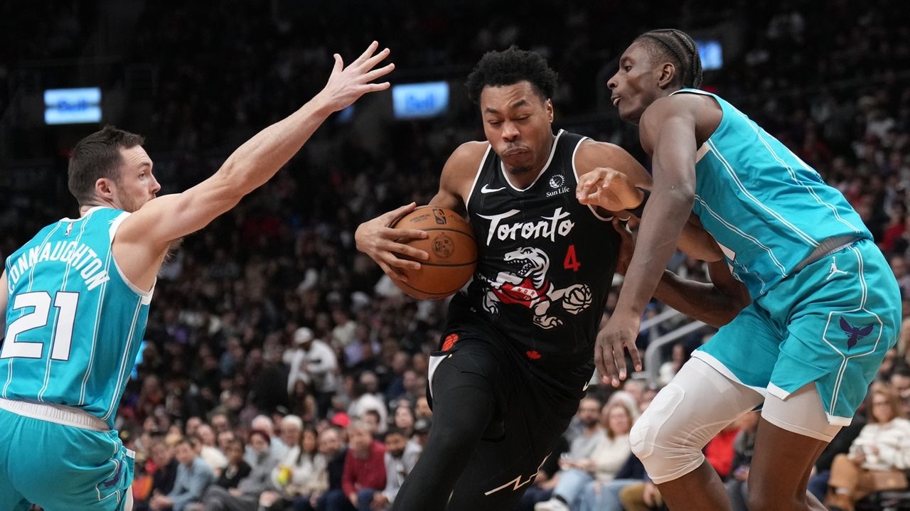 Barrett scores tiebreaking basket as Raptors beat Hornets 110-108