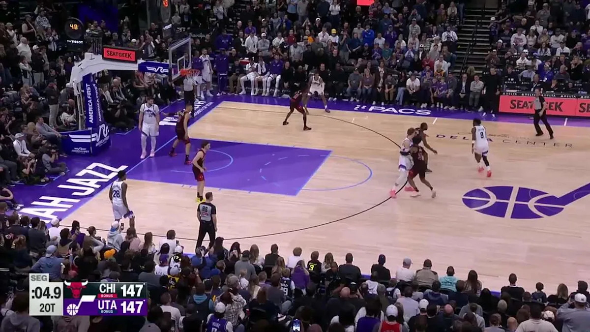 Shai Gilgeous-Alexander with 33 points vs. Charlotte Hornets