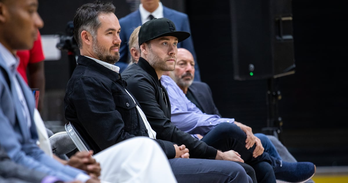 L.A. Lakers part with Joey, Jesse Buss in front office reorganization