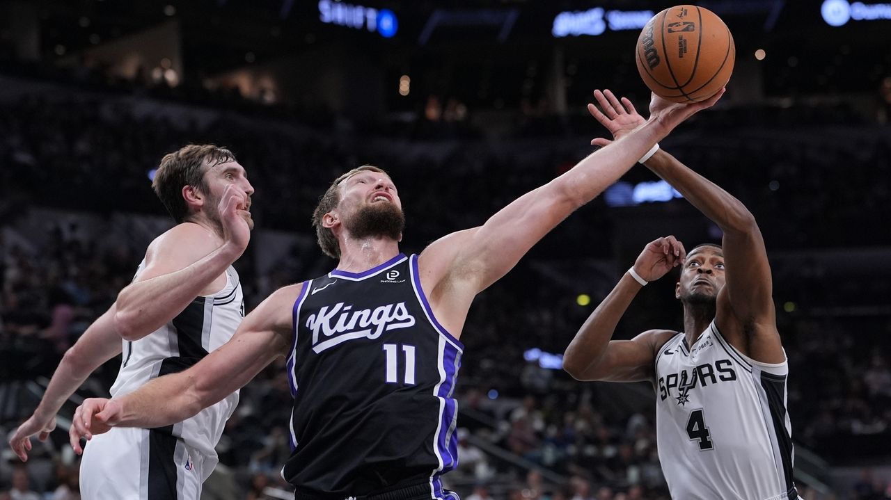 Kings' Domantas Sabonis has partial meniscus tear and is expected to miss at least a month