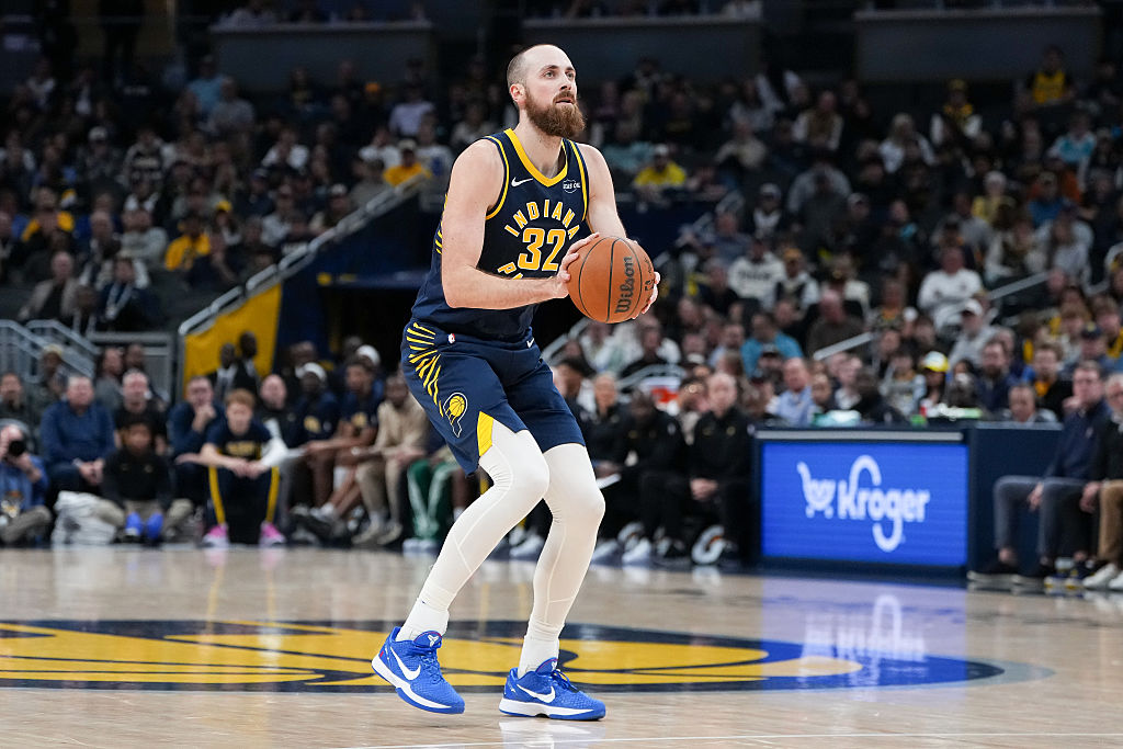 Charlotte Hornets v Indiana Pacers