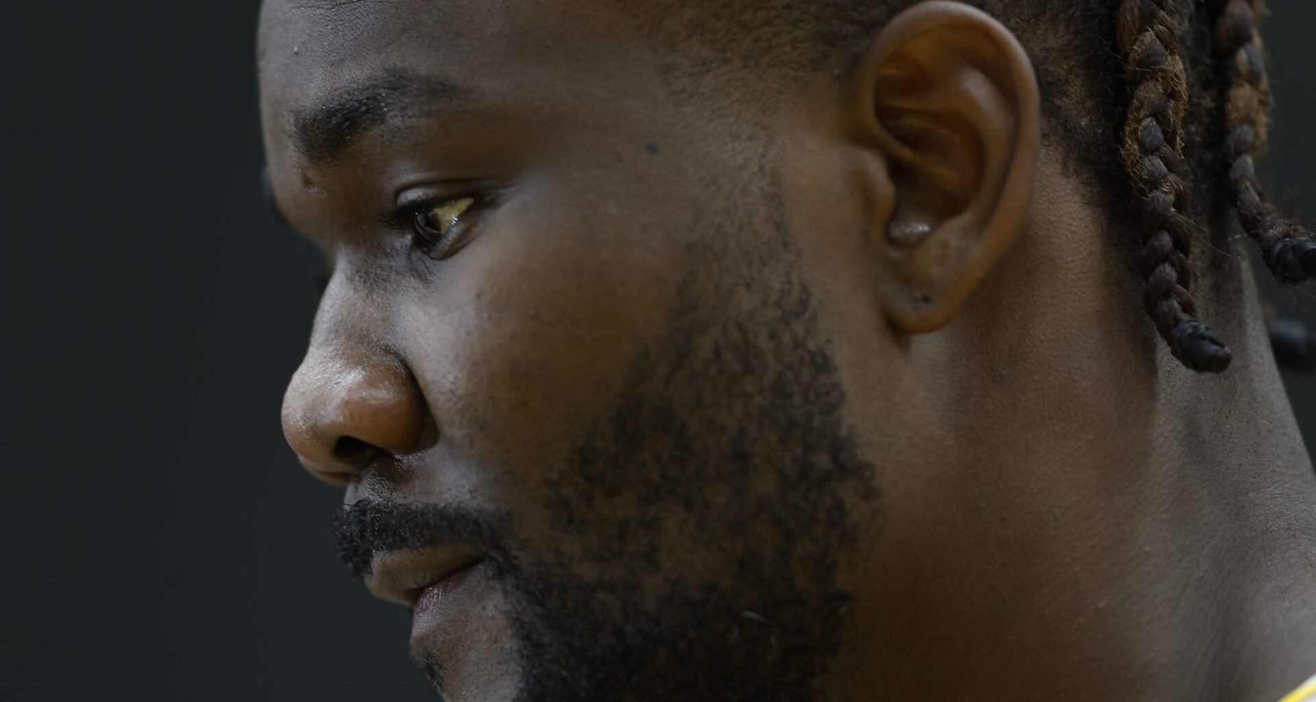 Lakers Target Elite Shot-Blocker Even With Ayton’s Breakout