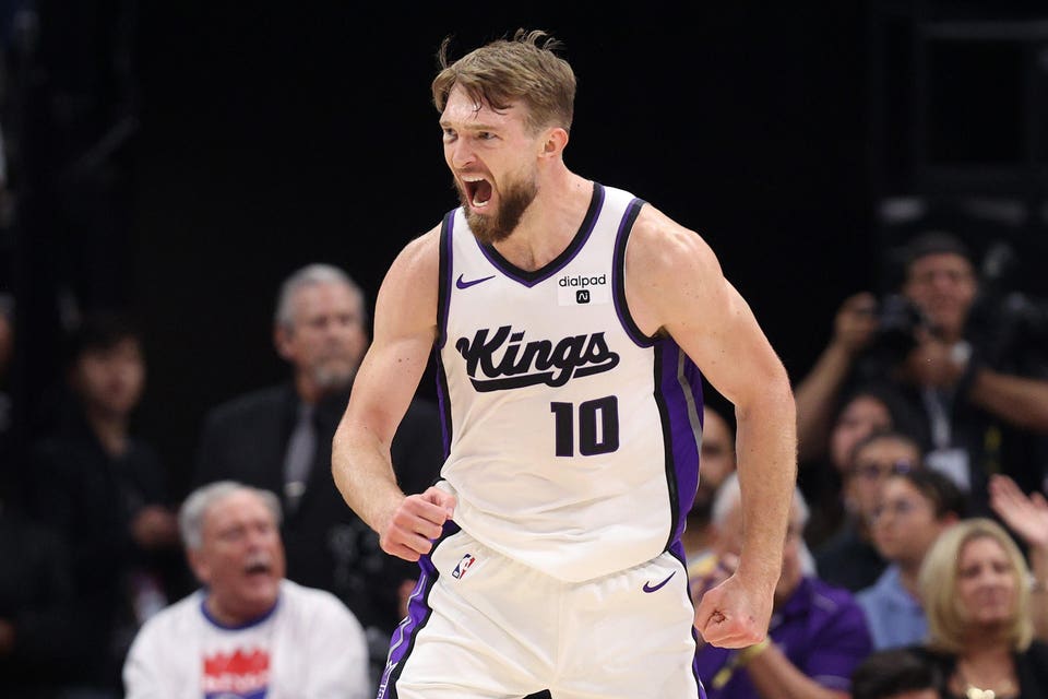 Golden State Warriors v Sacramento Kings - Play-In Tournament