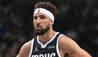 Klay Thompson playing for the Mavericks