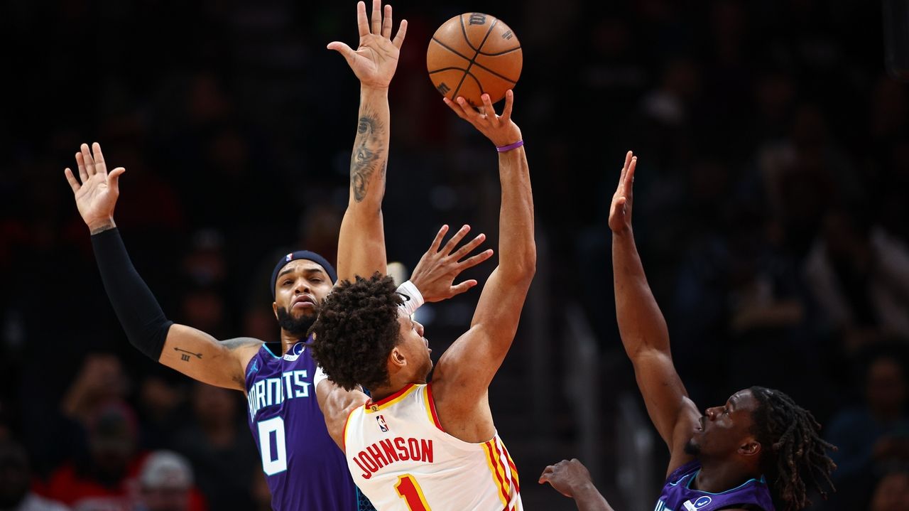 Jalen Johnson scores 28 and lifts Hawks over Hornets 113-110