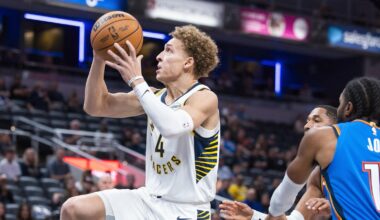 Men's Basketball Team Huddle Preview Photo vs. Vermont Nov. 22, 2025