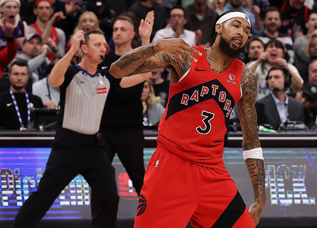 Toronto Raptors play the Cleveland Cavaliers