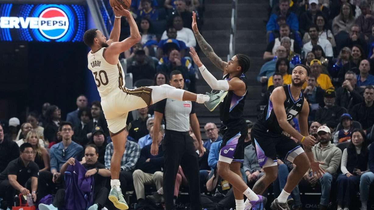 Stephen Curry scores 31 points as Warriors run away from Jazz 134-117