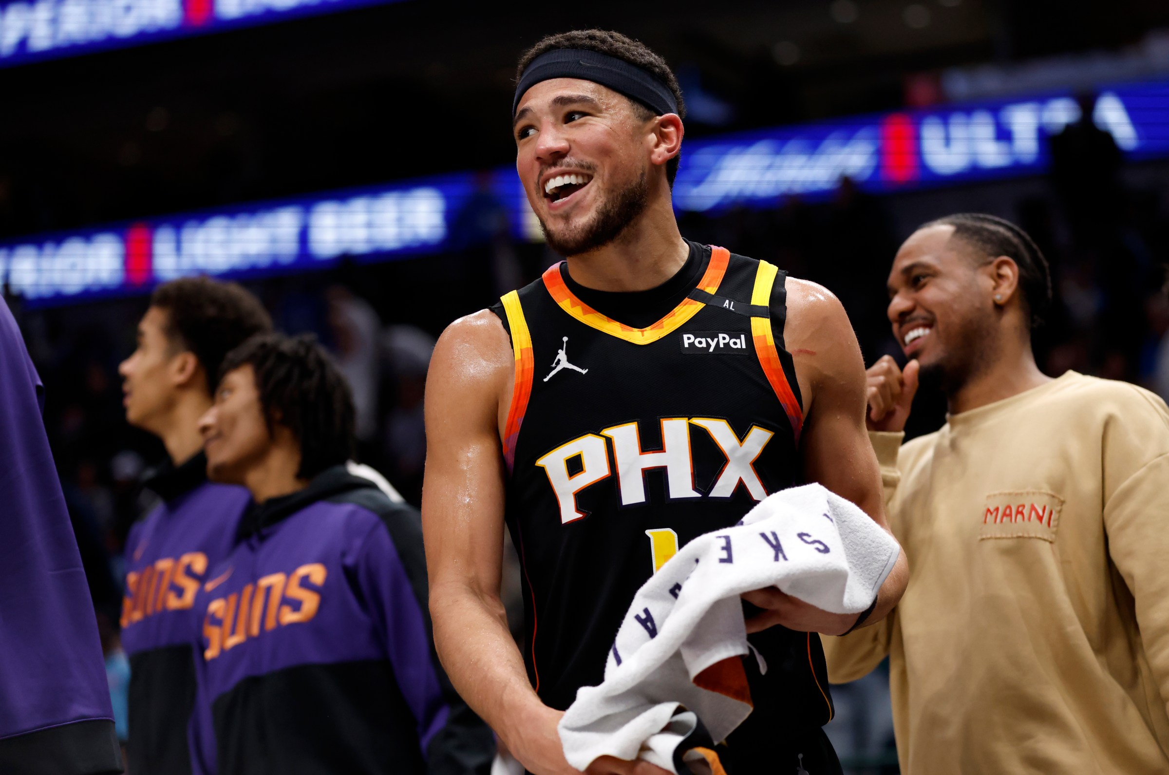 Game Thread: Suns (6-5) @ Mavs (3-8)