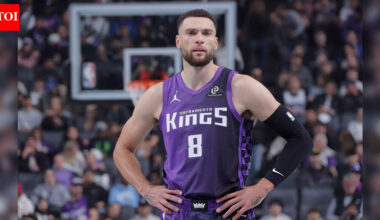 Zach LaVine trades heated words with an influencer in a viral courtside clash | NBA News