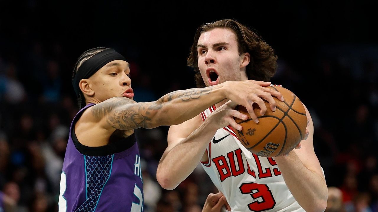 Miller scores 27 points, Hornets beat Bulls 123-116 to end 7-game losing streak