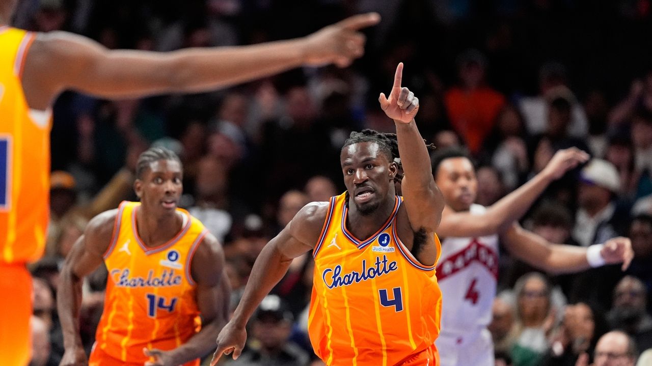 Bridges scores 35 points as Hornets overcome 17-point deficit to beat Raptors 118-111 in OT