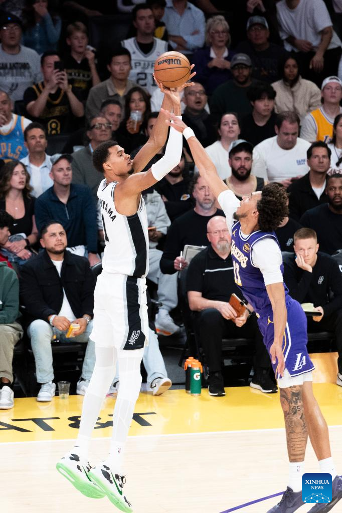 Los Angeles Lakers vs. San Antonio Spurs-Xinhua