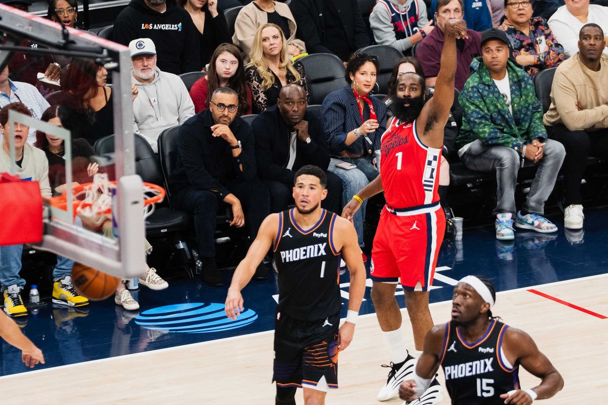 Los Angeles Clippers guard James Harden (1) making a three-pointer at an NBA basketball game against the Phoenix Suns, Saturday November 8th, 2025 in Inglewood, California. Los Angeles Clippers guard James Harden (1) making a three-pointer at an NBA basketball game against the Phoenix Suns, Saturday November 8th, 2025 in Inglewood, California.