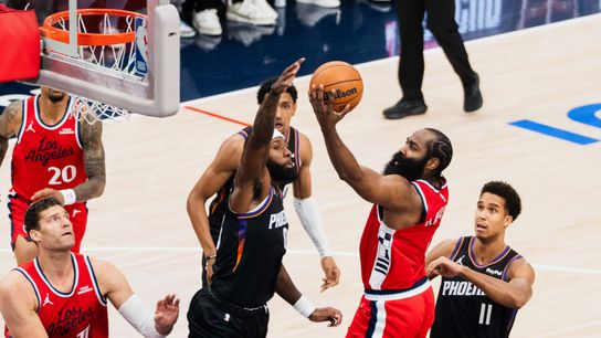 The Phoenix Suns defeat the LA Clippers, 114-103, at Intuit Dome