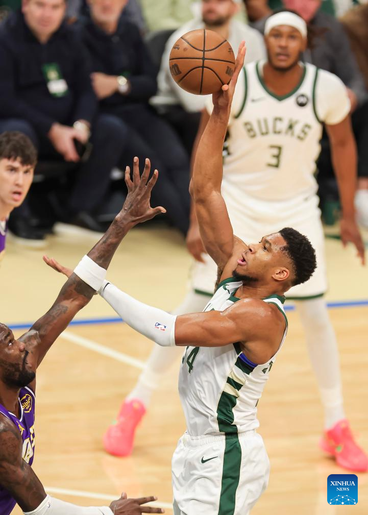 Milwaukee Bucks vs. Los Angeles Lakers-Xinhua