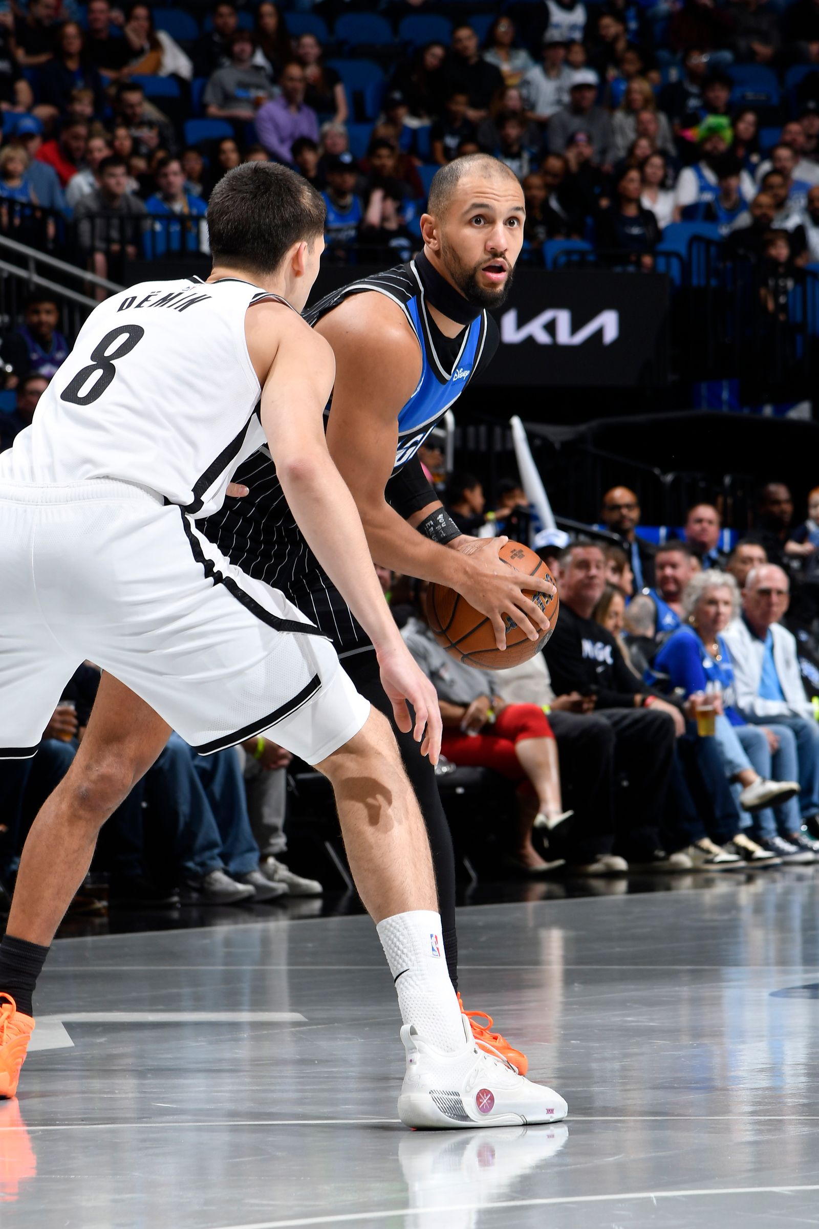 Image may contain Bill Kenney Freddie Williams II La Parka La Parka Jonathan Cyprien Basketball and Person