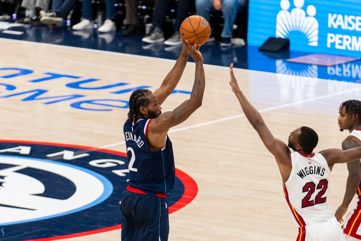 Los Angeles Clippers Forward Kawhi Leonard (2) takes a three during an NBA basketball game against the Miami Heat, Monday November 3rd, 2025 in Los Angeles, California. 
