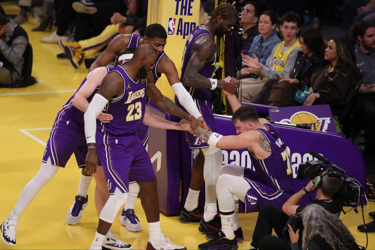 Lakers, Austin Reaves look remarkably normal in win over Mavericks in NBA Cup play