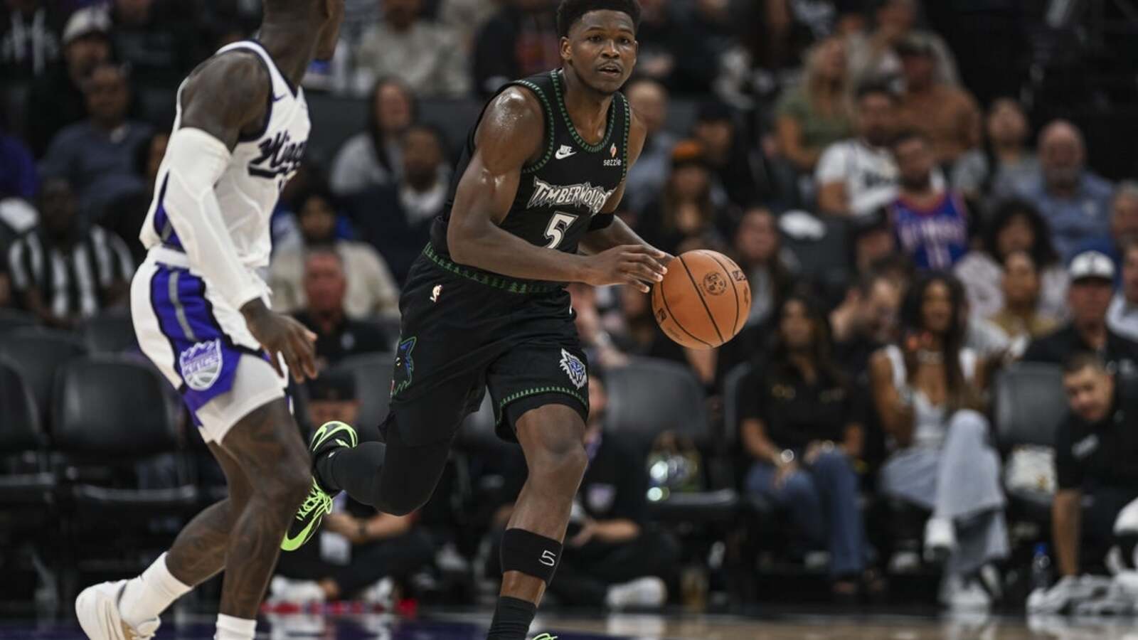 Anthony Edwards, Timberwolves try for rebound vs. Kings after late collapse