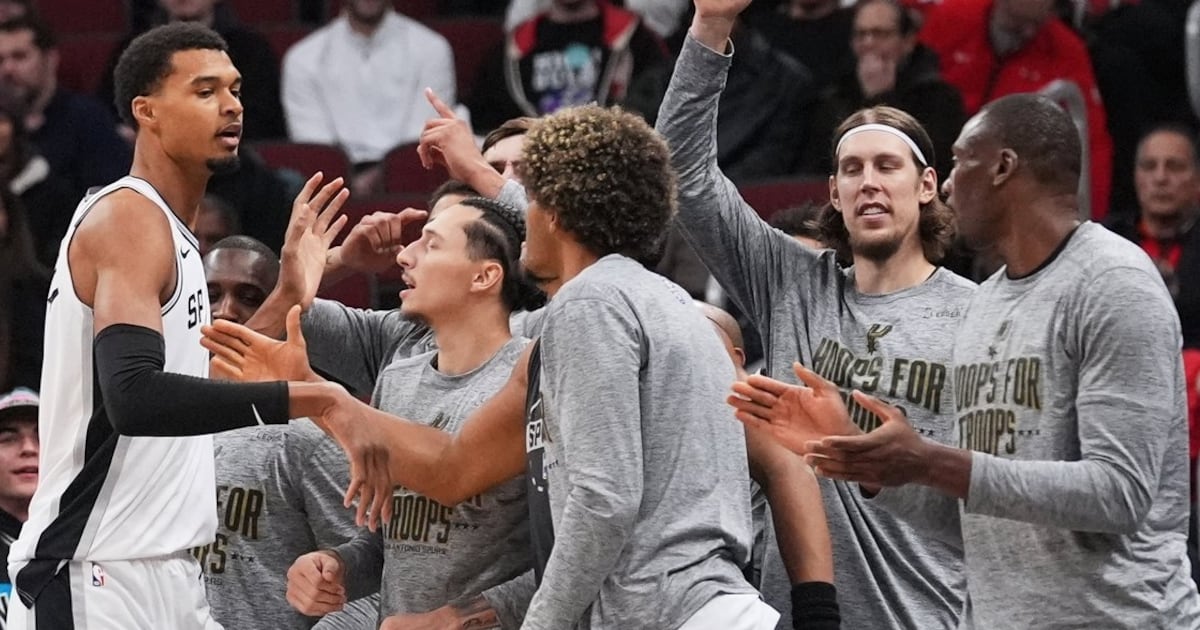 Victor Wembanyama scores 38 points as San Antonio Spurs rally past Chicago Bulls for victory