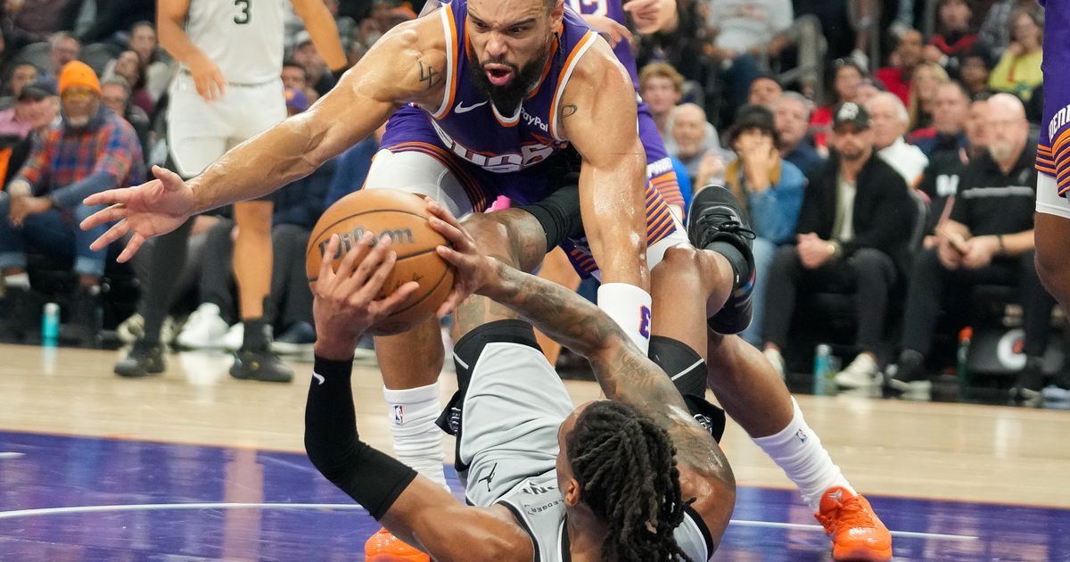 Suns win 3rd straight and end Spurs' 3-game run with 111-102 victory :: WRAL.com