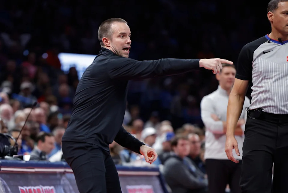 Nov 28, 2025; Oklahoma City, Oklahoma, USA; Phoenix Suns head coach Jordan Ott gestures during the second half against the Oklahoma City Thunder at Paycom Center. Mandatory Credit: Alonzo Adams-Imagn Images