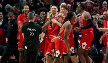 Vucevic's buzzer-beating three lifts Bulls over Trail Blazers