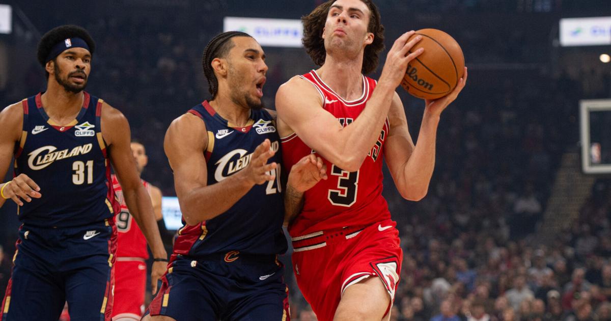 Mitchell makes go-ahead basket with 34 seconds left as Cavaliers rally to beat Bulls 128-122 | National Sports