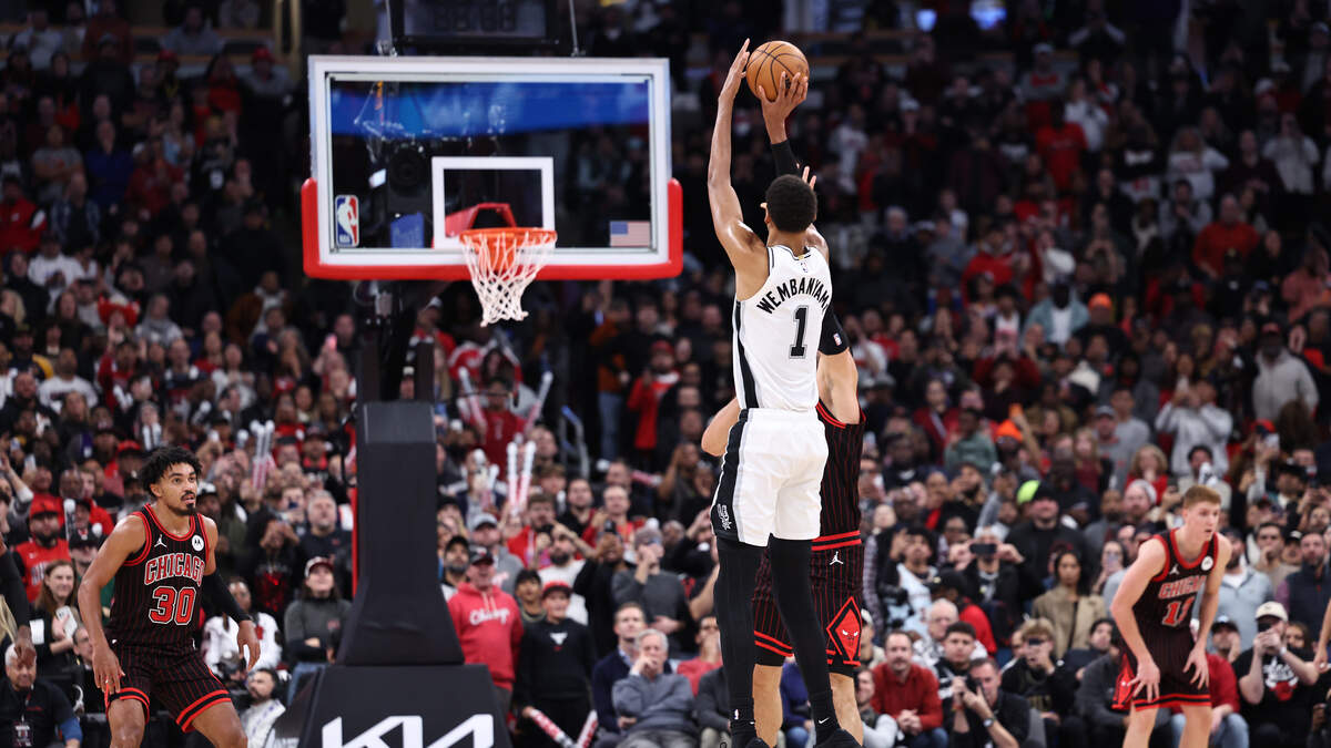 Spurs Win Third In a Row, Beating the Bulls in Chicago 121-117 | News Radio 1200 WOAI